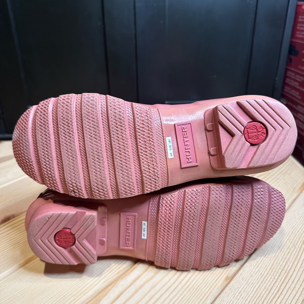 Hunter Women's Glossy Pink Rain Boots - Picture 7 of 8
